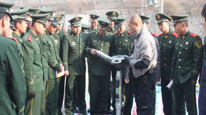 我公司技術(shù)人員在蘭州市消防特勤大隊(duì)為消防官兵現(xiàn)場(chǎng)顯示、培訓(xùn)我公司所供設(shè)備